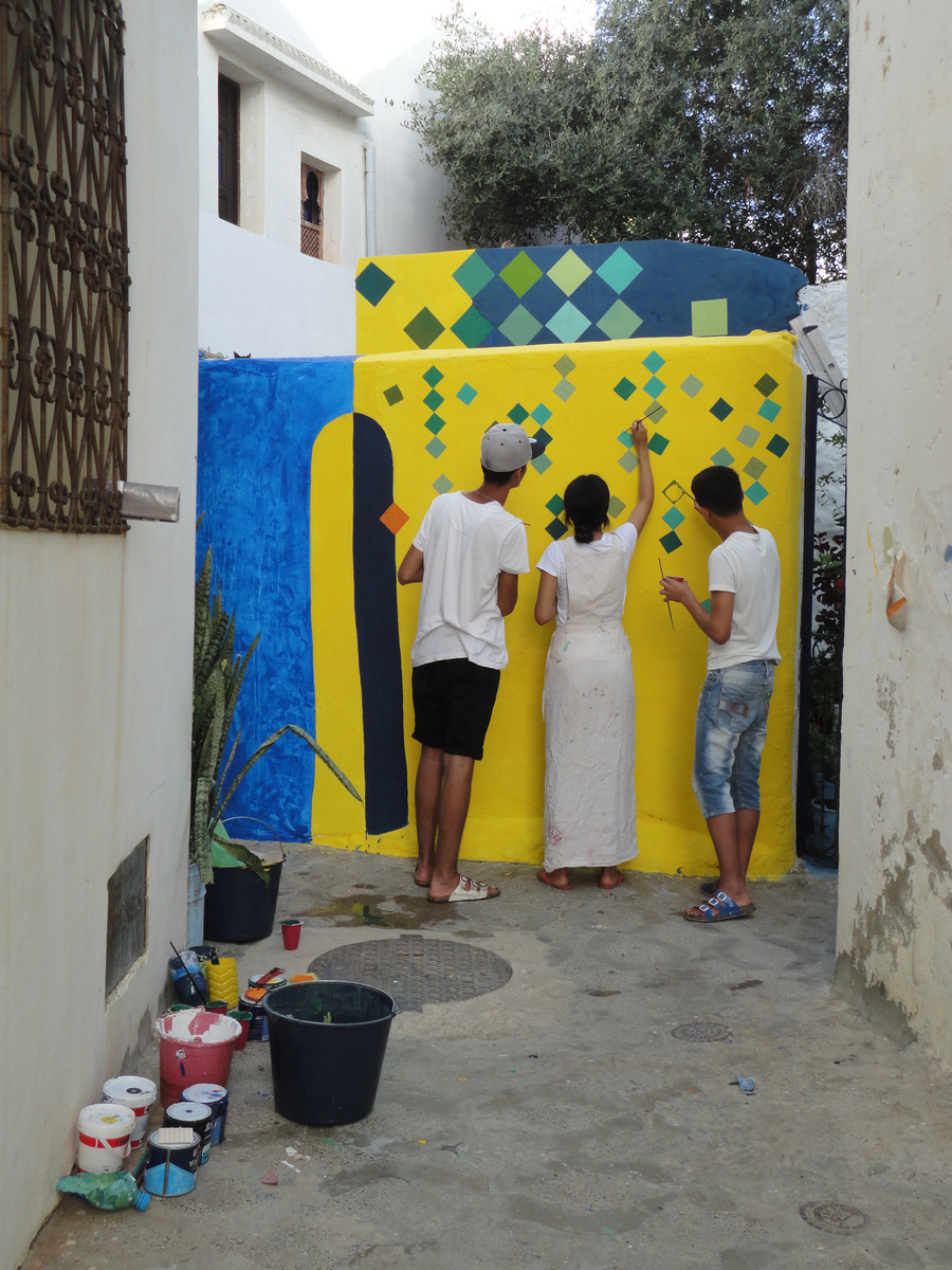 1. Pintura mural por Hakim. Festival de las Artes de Asilah 2015. Medina de Asilah. Fotografía María Gómez López.-001