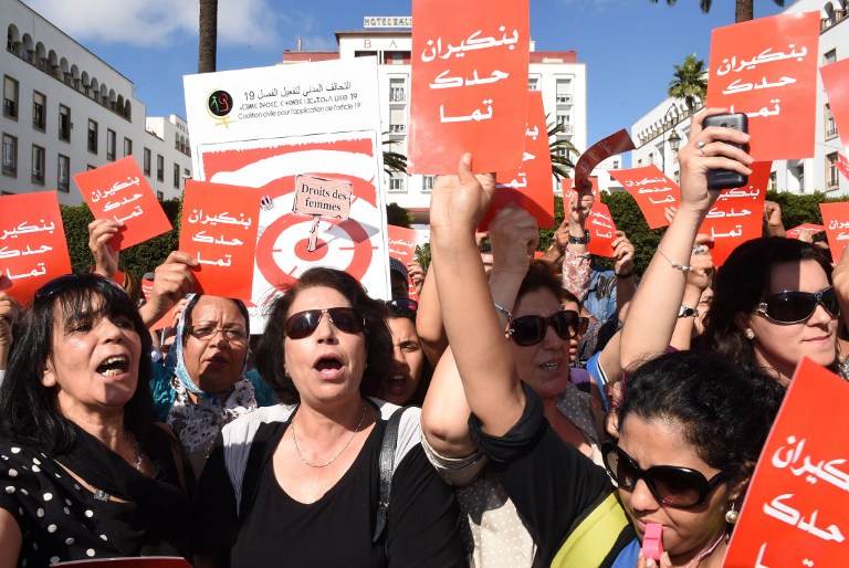 Mujeres marroquíes manifestándose contra la islamización del Estado. AFP PHOTO / FADEL SENNA